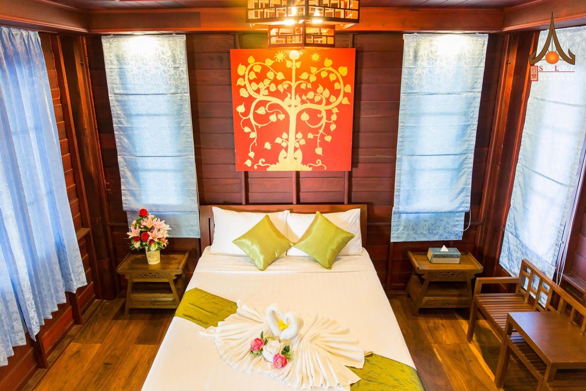 Sunlove Resort And Spa - Grand View Nakhon Pathom Exterior photo
